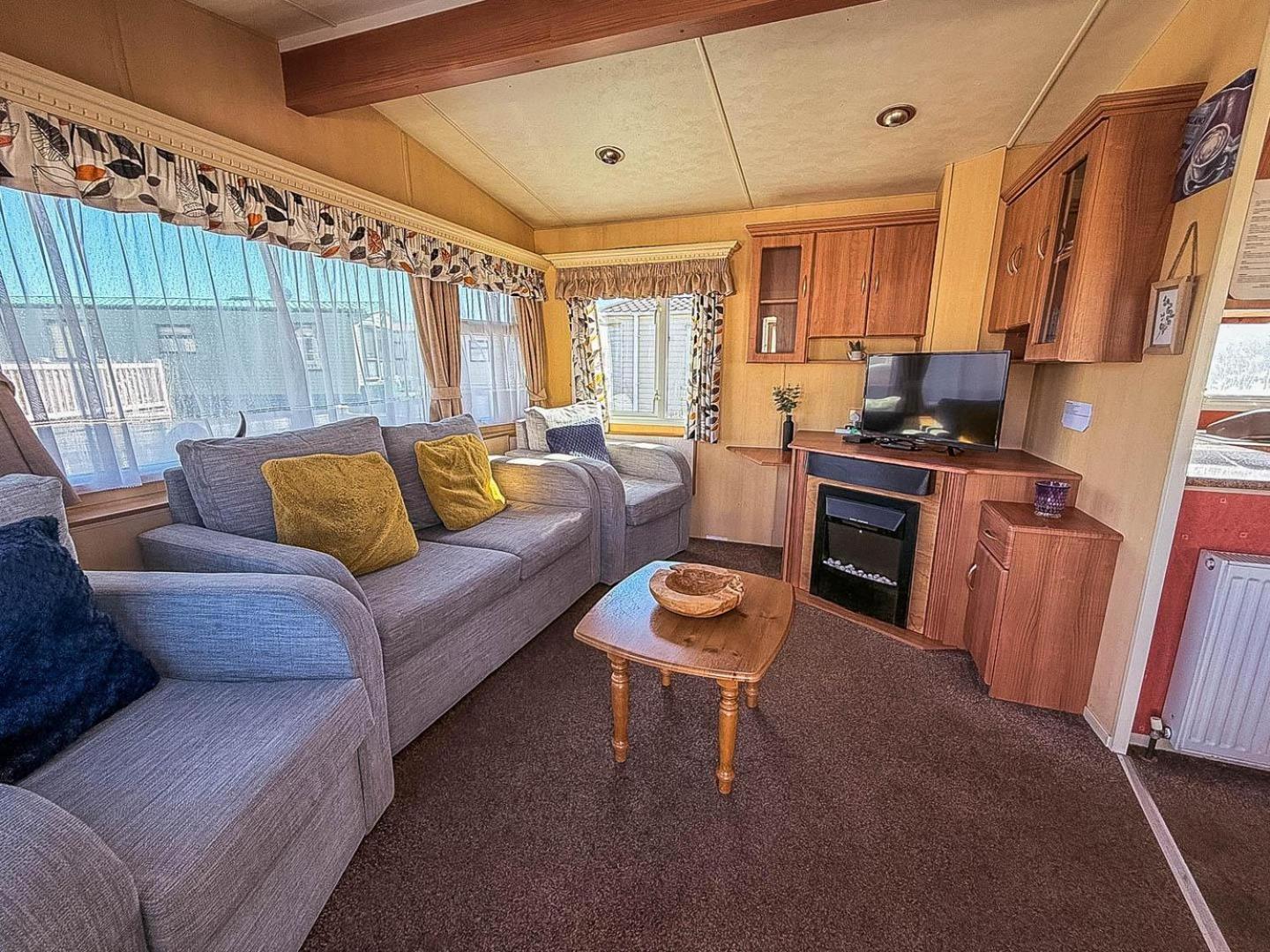 Spacious Caravan For Hire With Decking By The Beach In Suffolk Ref 40094Nd 洛斯托夫特 外观 照片